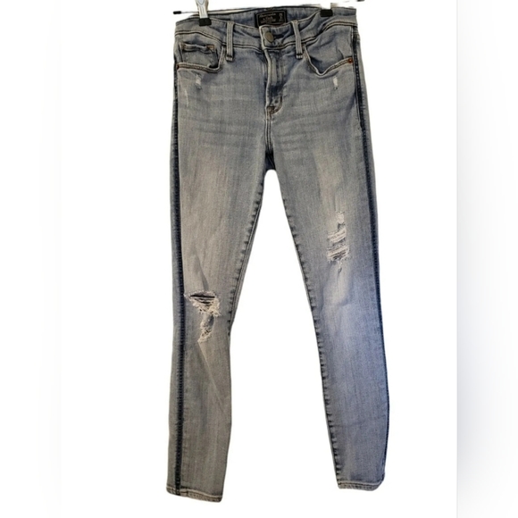 Abercrombie & Fitch Denim - ❤️ ABERCROMBIE & FITCH HARPER LOW RISE ANKLE JEANS SIZE 2R 26 L DESTROYED ❤️